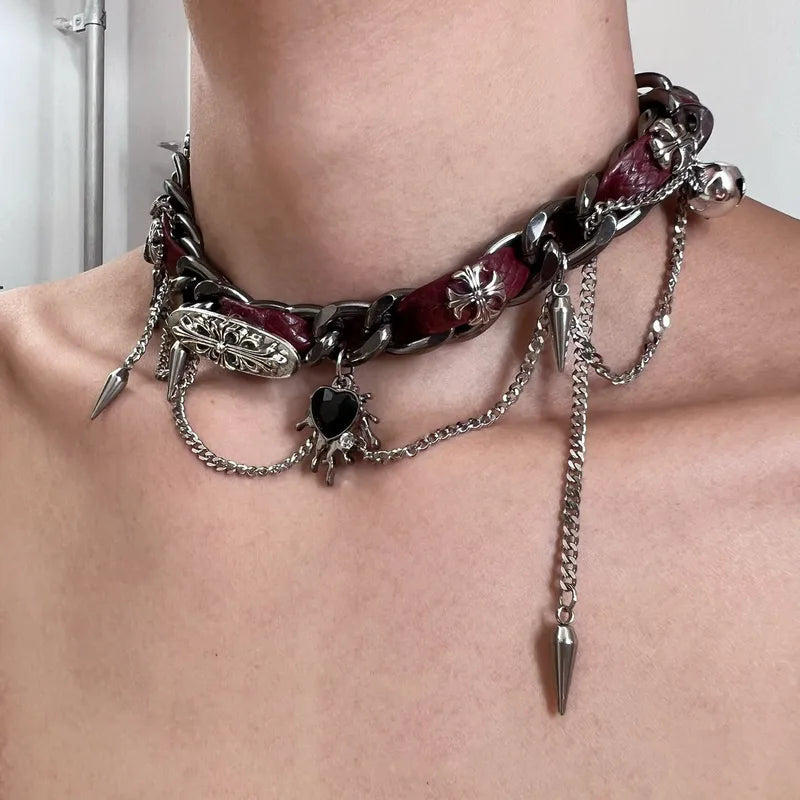 Exaggerated Heart Choker – Gothic Luxe Statement Necklace